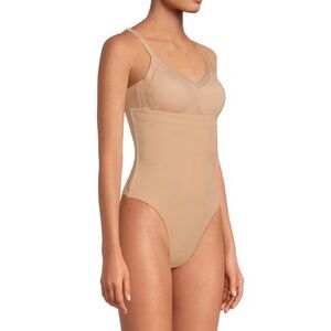 Seamless shape wear thong